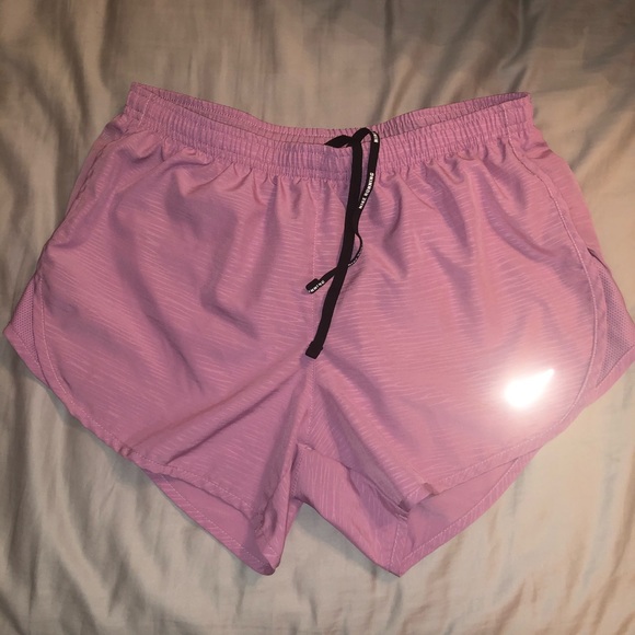 nike mauve shorts